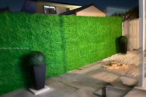 Villa ou maison à vendre à Miami, Floride: 2 chambres, 120.77 m2 № 1998403 - photo 4