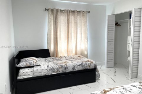 Villa ou maison à vendre à Miami, Floride: 2 chambres, 120.77 m2 № 1998403 - photo 14