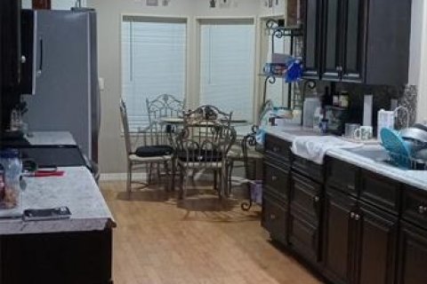Apartamento en alquiler en Dade City, Florida, 3 dormitorios, 137.03 m2 № 1901378 - foto 4