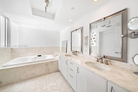 Condominio en venta en Miami, Florida, 2 dormitorios, 142.05 m2 № 1953710 - foto 11