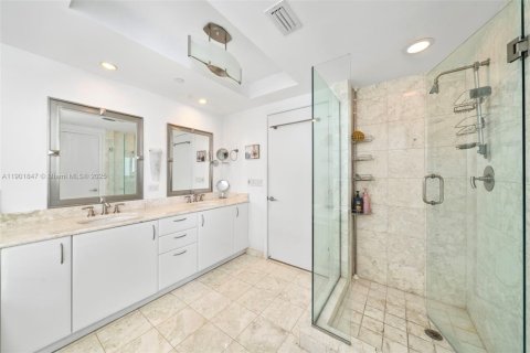 Condominio en venta en Miami, Florida, 2 dormitorios, 142.05 m2 № 1953710 - foto 12