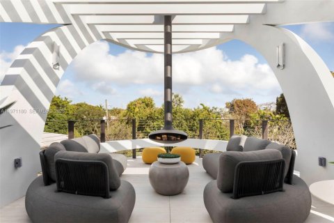 Villa ou maison à vendre à Miami, Floride: 5 chambres, 384.8 m2 № 2041314 - photo 16