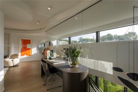 Villa ou maison à vendre à Miami, Floride: 5 chambres, 384.8 m2 № 2041314 - photo 13