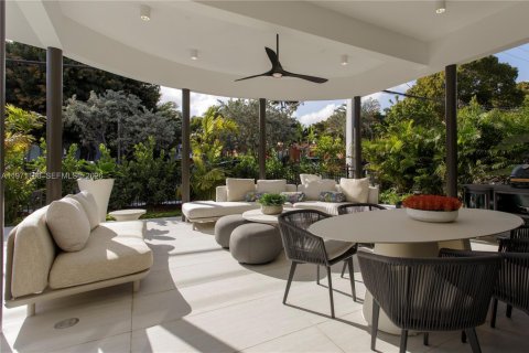 Villa ou maison à vendre à Miami, Floride: 5 chambres, 384.8 m2 № 2041314 - photo 26