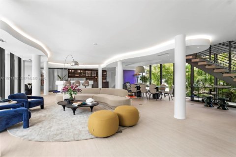 Villa ou maison à vendre à Miami, Floride: 5 chambres, 384.8 m2 № 2041314 - photo 3
