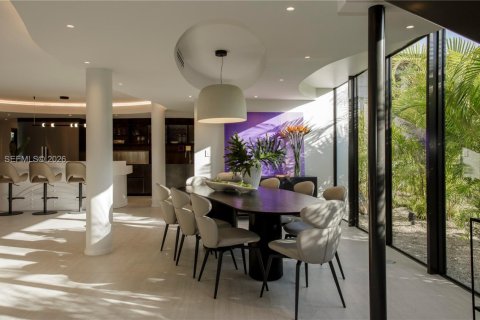Villa ou maison à vendre à Miami, Floride: 5 chambres, 384.8 m2 № 2041314 - photo 4