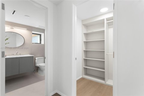 Villa ou maison à vendre à Miami, Floride: 5 chambres, 384.8 m2 № 2041314 - photo 21