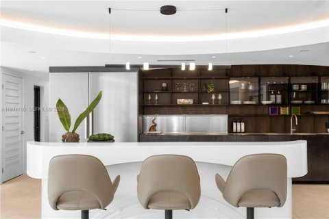 Villa ou maison à vendre à Miami, Floride: 5 chambres, 384.8 m2 № 2041314 - photo 5