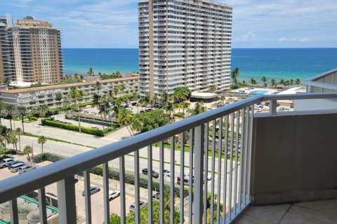 Copropriété à vendre à Hallandale Beach, Floride: 1 chambre, 80.82 m2 № 1940713 - photo 4