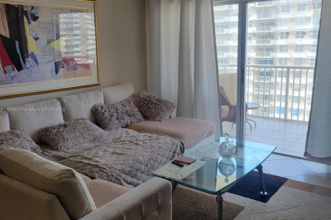 Copropriété à vendre à Hallandale Beach, Floride: 1 chambre, 80.82 m2 № 1940713 - photo 13