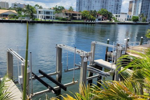 Copropriété à vendre à Hallandale Beach, Floride: 1 chambre, 80.82 m2 № 1940713 - photo 8