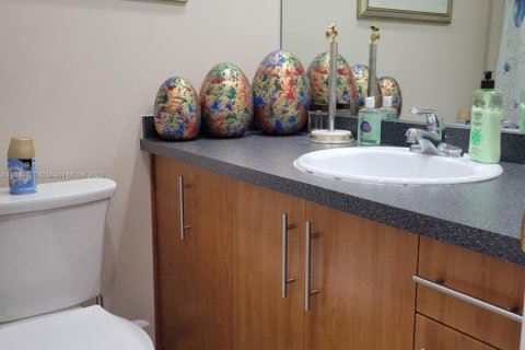 Copropriété à vendre à Hallandale Beach, Floride: 1 chambre, 80.82 m2 № 1940713 - photo 17