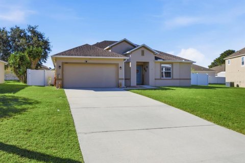 Villa ou maison à vendre à Fruitland Park, Floride: 3 chambres, 181.62 m2 № 2430620 - photo 3