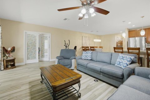 Villa ou maison à vendre à Fruitland Park, Floride: 3 chambres, 181.62 m2 № 2430620 - photo 6