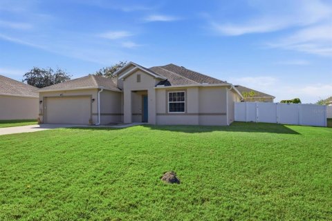 Villa ou maison à Fruitland Park, Floride 3 chambres, 181.62 m2 № 2430620