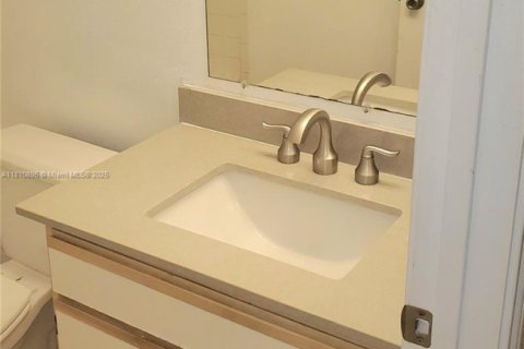 Copropriété à louer à Oakland Park, Floride: 2 chambres, 116.69 m2 № 1940417 - photo 17