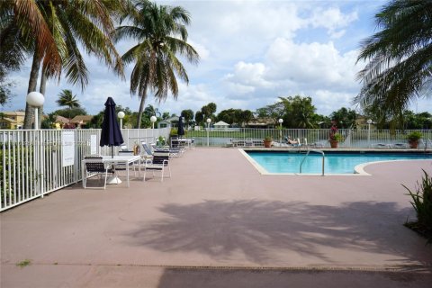 Copropriété à louer à Oakland Park, Floride: 2 chambres, 116.69 m2 № 1940417 - photo 8