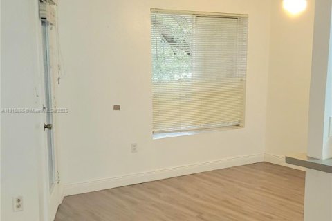 Copropriété à louer à Oakland Park, Floride: 2 chambres, 116.69 m2 № 1940417 - photo 13