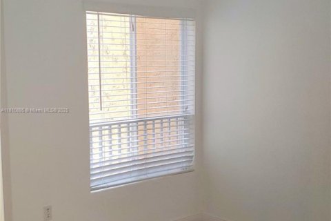 Copropriété à louer à Oakland Park, Floride: 2 chambres, 116.69 m2 № 1940417 - photo 15