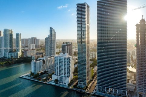 Condo à Miami, Floride, 4 chambres  № 1999005