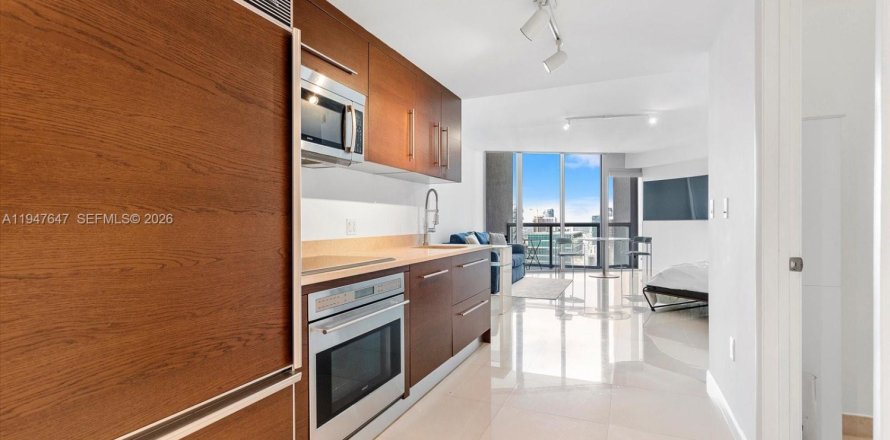 Студия в кондо в Майами, Флорида № 2003843