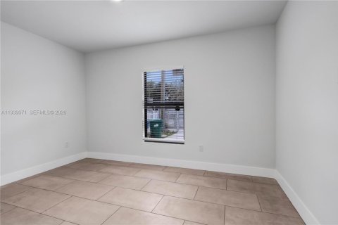 Casa en alquiler en Miami, Florida, 3 dormitorios, 174.66 m2 № 2054479 - foto 17