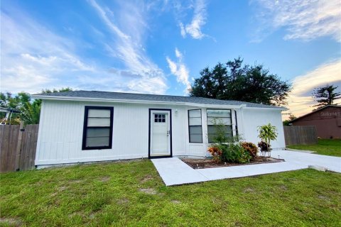 House in Englewood, Florida 3 bedrooms, 125.42 sq.m. № 1919173 - photo 1