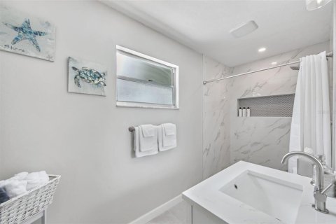 House in Englewood, Florida 3 bedrooms, 125.42 sq.m. № 1919173 - photo 3