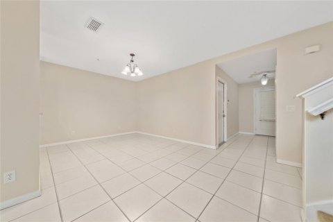 Townhouse in Orlando, Florida 3 bedrooms, 181.72 sq.m. № 1876833 - photo 5