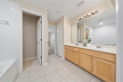 Townhouse in Orlando, Florida 3 bedrooms, 181.72 sq.m. № 1876833 - photo 20
