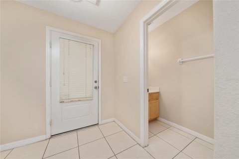 Townhouse in Orlando, Florida 3 bedrooms, 181.72 sq.m. № 1876833 - photo 14