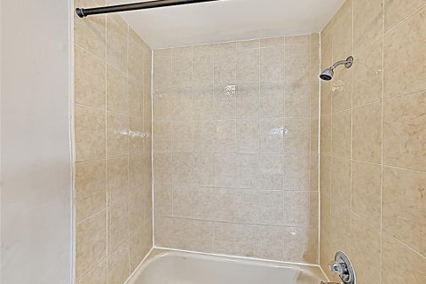 Villa ou maison à louer à Orlando, Floride: 3 chambres, 159.23 m2 № 1829176 - photo 8