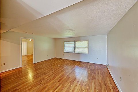 Villa ou maison à louer à Orlando, Floride: 3 chambres, 159.23 m2 № 1829176 - photo 2