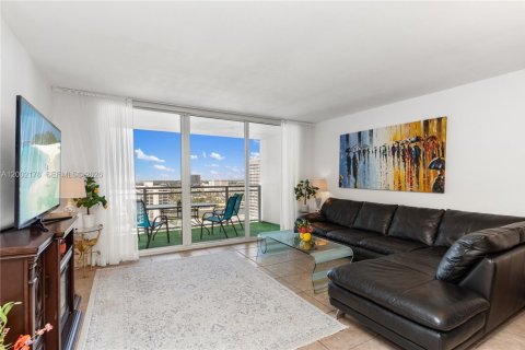 Copropriété à vendre à Hallandale Beach, Floride: 1 chambre, 83.24 m2 № 2067900 - photo 3