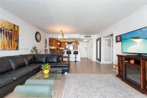 Copropriété à vendre à Hallandale Beach, Floride: 1 chambre, 83.24 m2 № 2067900 - photo 6