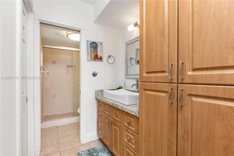 Copropriété à vendre à Hallandale Beach, Floride: 1 chambre, 83.24 m2 № 2067900 - photo 21