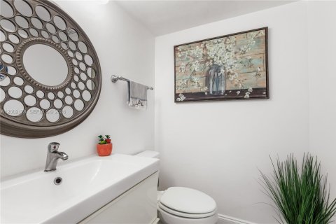 Copropriété à vendre à Hallandale Beach, Floride: 1 chambre, 83.24 m2 № 2067900 - photo 24