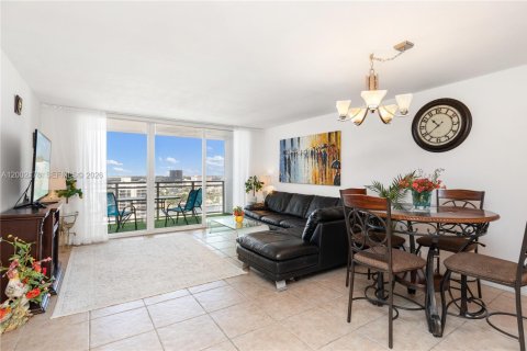Condo à Hallandale Beach, Floride, 1 chambre  № 2067900