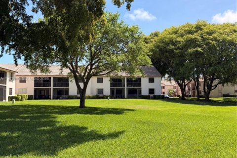 Copropriété à vendre à Boca Raton, Floride: 2 chambres, 87.14 m2 № 2063844 - photo 10