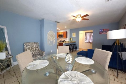 House in PORT ST LUCIE in Saint Lucie, Florida 3 bedrooms, 154.03 sq.m. № 1916824 - photo 8