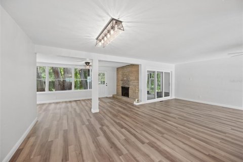 Купить виллу или дом в Деланд, Флорида 9 комнат, 167.97м2, № 2232581 - фото 15