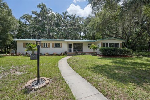 House in DeLand, Florida 3 bedrooms, 167.97 sq.m. № 2232581