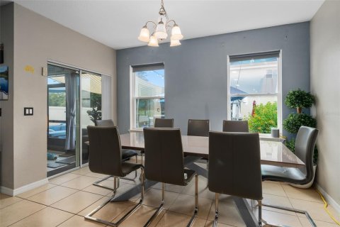 Villa ou maison à vendre à Kissimmee, Floride: 3 chambres, 214.33 m2 № 2410382 - photo 9