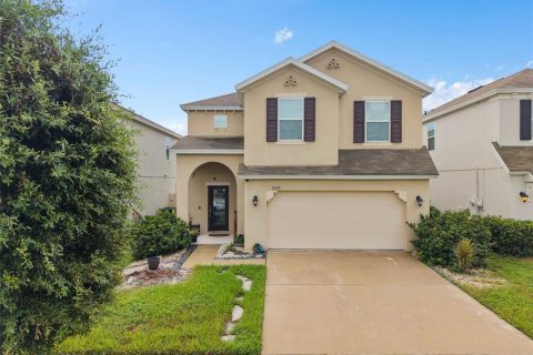 Villa ou maison à vendre à Kissimmee, Floride: 3 chambres, 214.33 m2 № 2410382 - photo 2