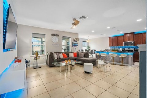 Villa ou maison à vendre à Kissimmee, Floride: 3 chambres, 214.33 m2 № 2410382 - photo 5