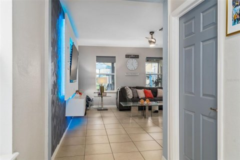 Villa ou maison à vendre à Kissimmee, Floride: 3 chambres, 214.33 m2 № 2410382 - photo 4