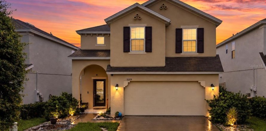 Villa ou maison à Kissimmee, Floride 3 chambres, 214.33 m2 № 2410382