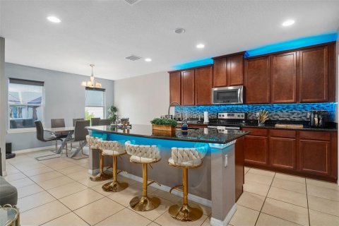 Villa ou maison à vendre à Kissimmee, Floride: 3 chambres, 214.33 m2 № 2410382 - photo 12