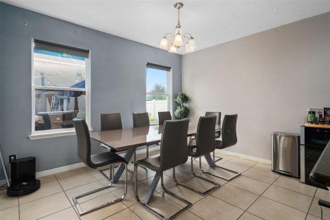 Villa ou maison à vendre à Kissimmee, Floride: 3 chambres, 214.33 m2 № 2410382 - photo 8