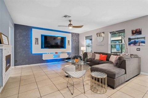 Villa ou maison à vendre à Kissimmee, Floride: 3 chambres, 214.33 m2 № 2410382 - photo 7